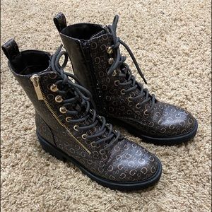 Guess boots